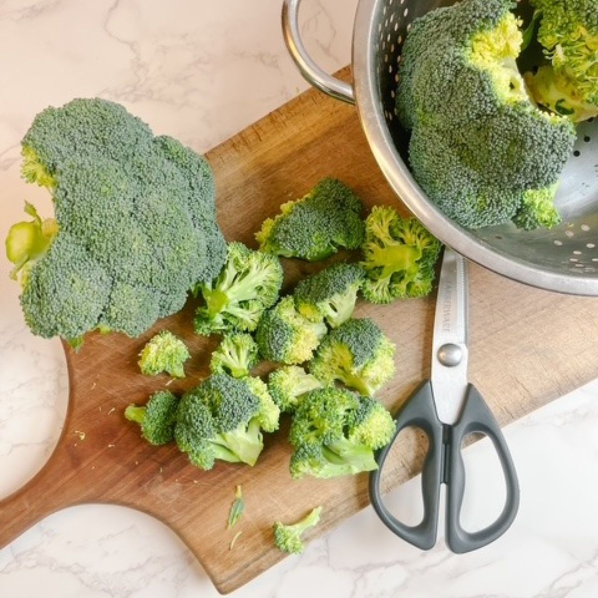 cut broccoli into florets