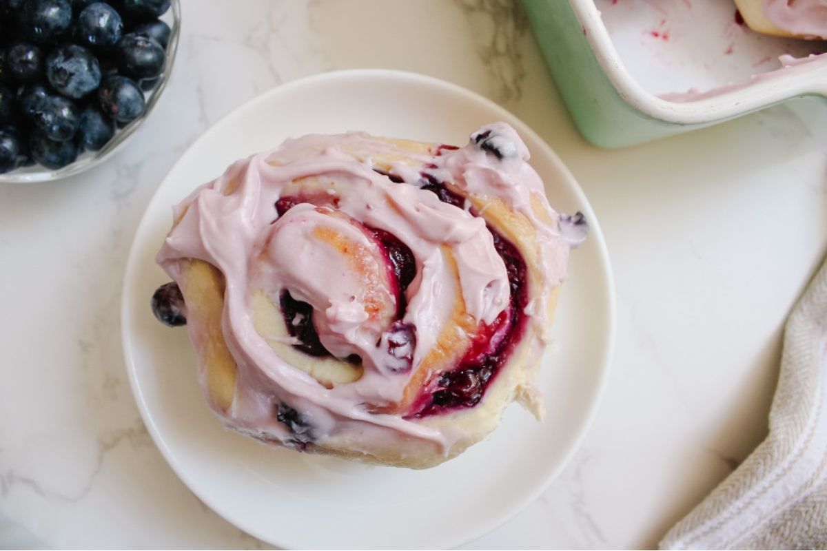 finished blueberry sweet rolls above shot