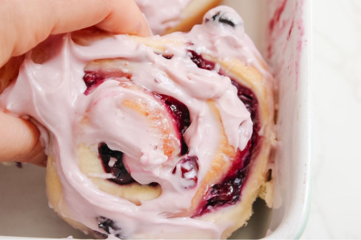 holding sweet roll