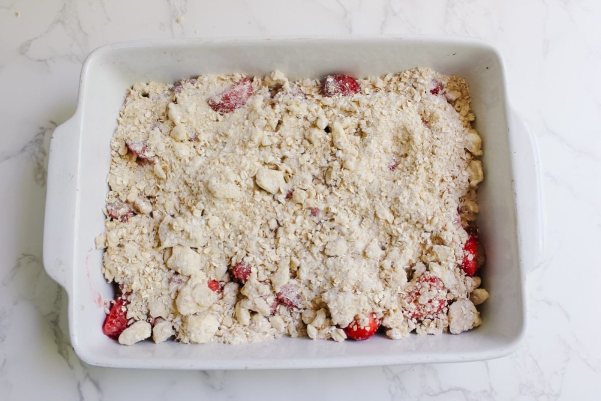 sprinkle crumble on top